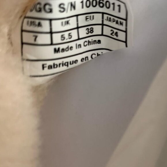 New UGG Women' Classic PATTEN boots CHESTNUT 1006011 SHEEPSKIN SIZE 7b medium - Picture 5 of 11